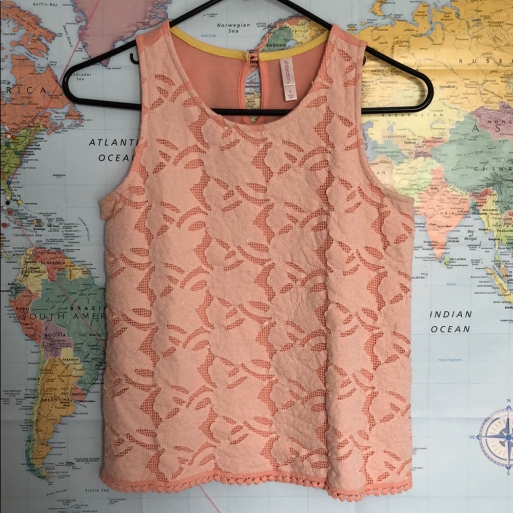 Sleeve-less blouse